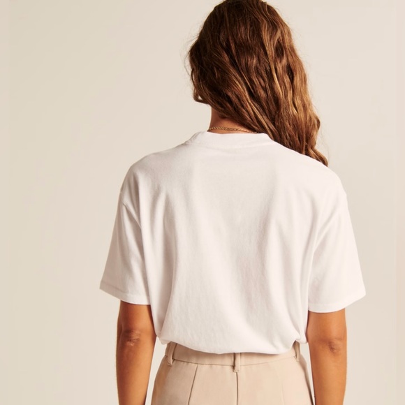 Abercrombie & Fitch Women’s Essential Easy Tee, X-Small, White - Picture 2 of 6